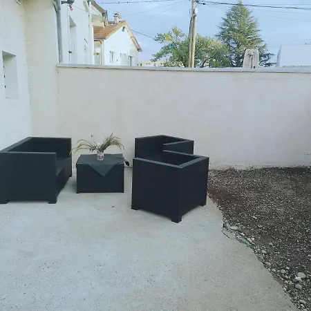 Holiday home Maisonnette Proche De Lyon